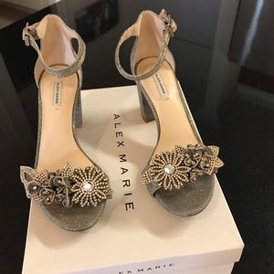 Alex Marie HARLEAN Sand Gold Size 7.5